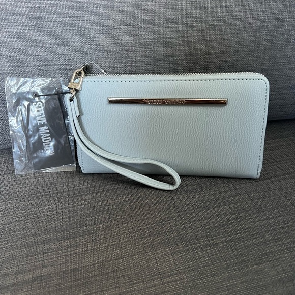 NWT STEVE MADDEN BZIPPY ZIP AROUND WALLET WRISTLET CASE - Picture 7 of 10